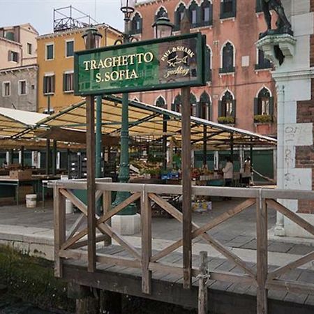 Loft Overlooking The Grand Canal Венеция Екстериор снимка