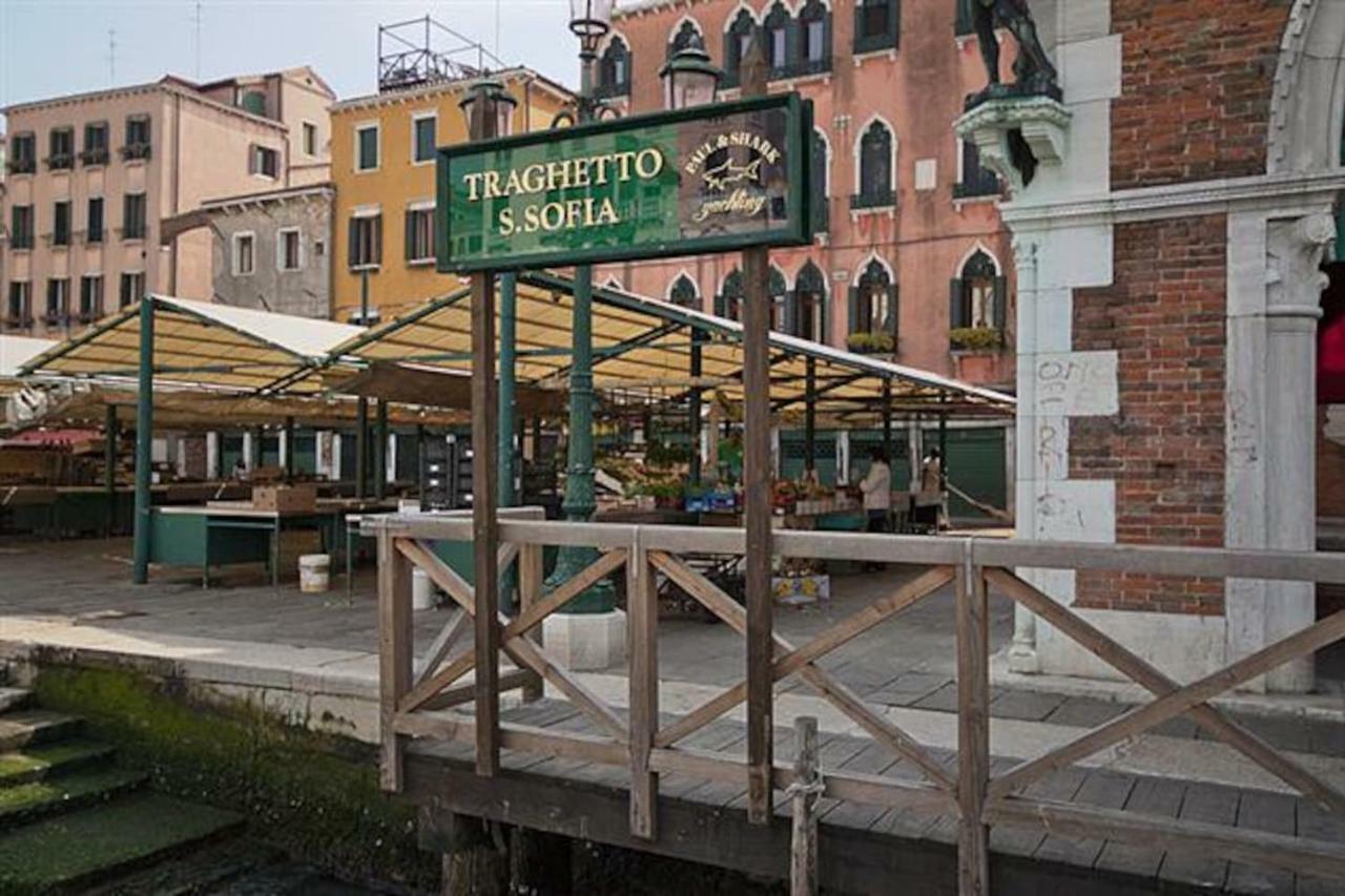 Loft Overlooking The Grand Canal Венеция Екстериор снимка