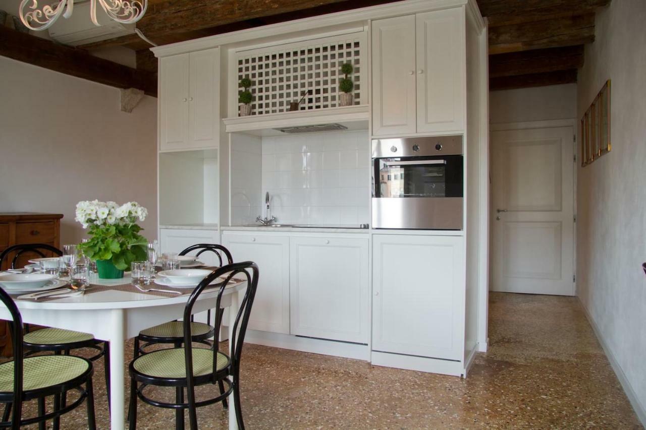 Loft Overlooking The Grand Canal Венеция Екстериор снимка