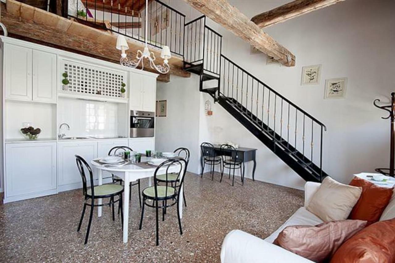 Loft Overlooking The Grand Canal Венеция Екстериор снимка