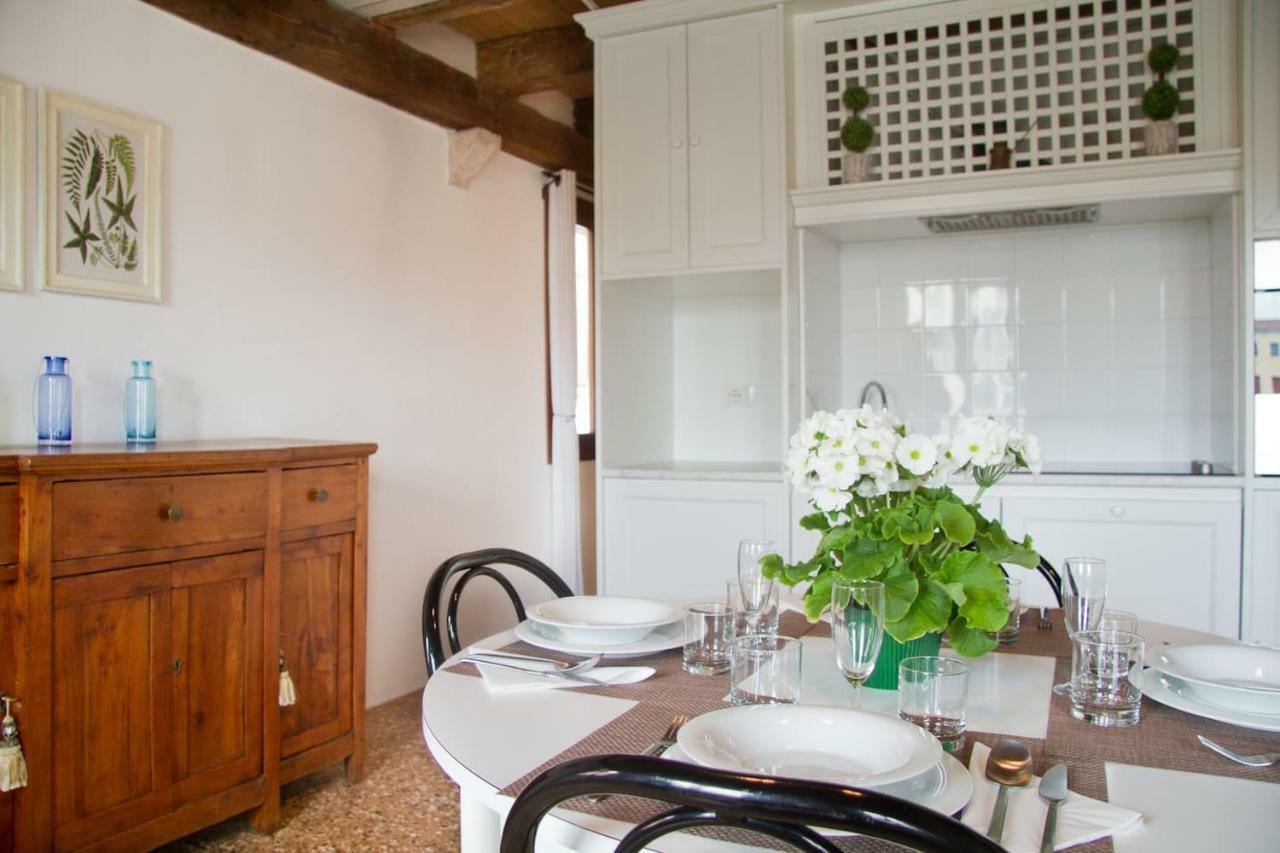 Loft Overlooking The Grand Canal Венеция Екстериор снимка