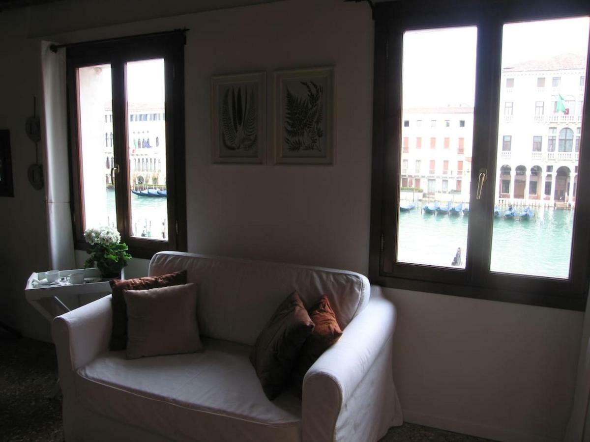 Loft Overlooking The Grand Canal Венеция Екстериор снимка